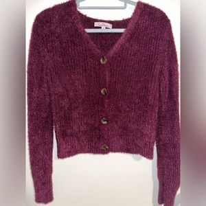 Fuzzy Button-Down Swester